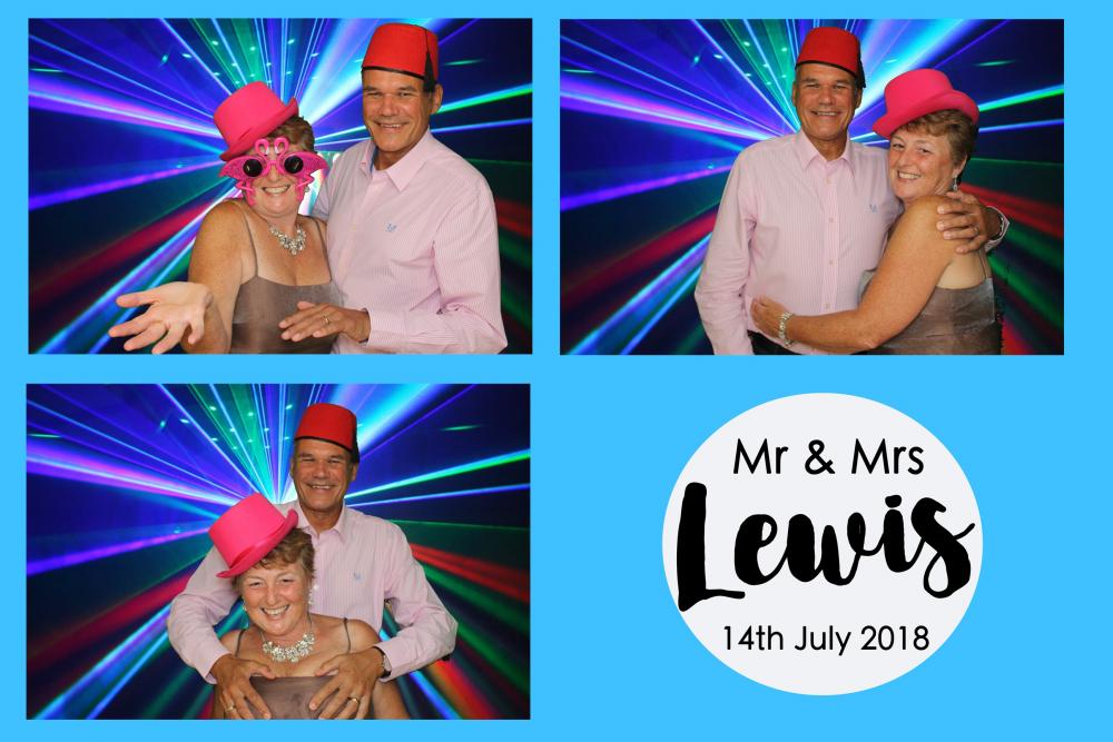 Mr & Mrs Lewis's Wedding | View more photos from the event at images.mobile-photo-booth.com/u/MobilePhotoBoothUK/Mr-Mrs-Lewiss-Wedding